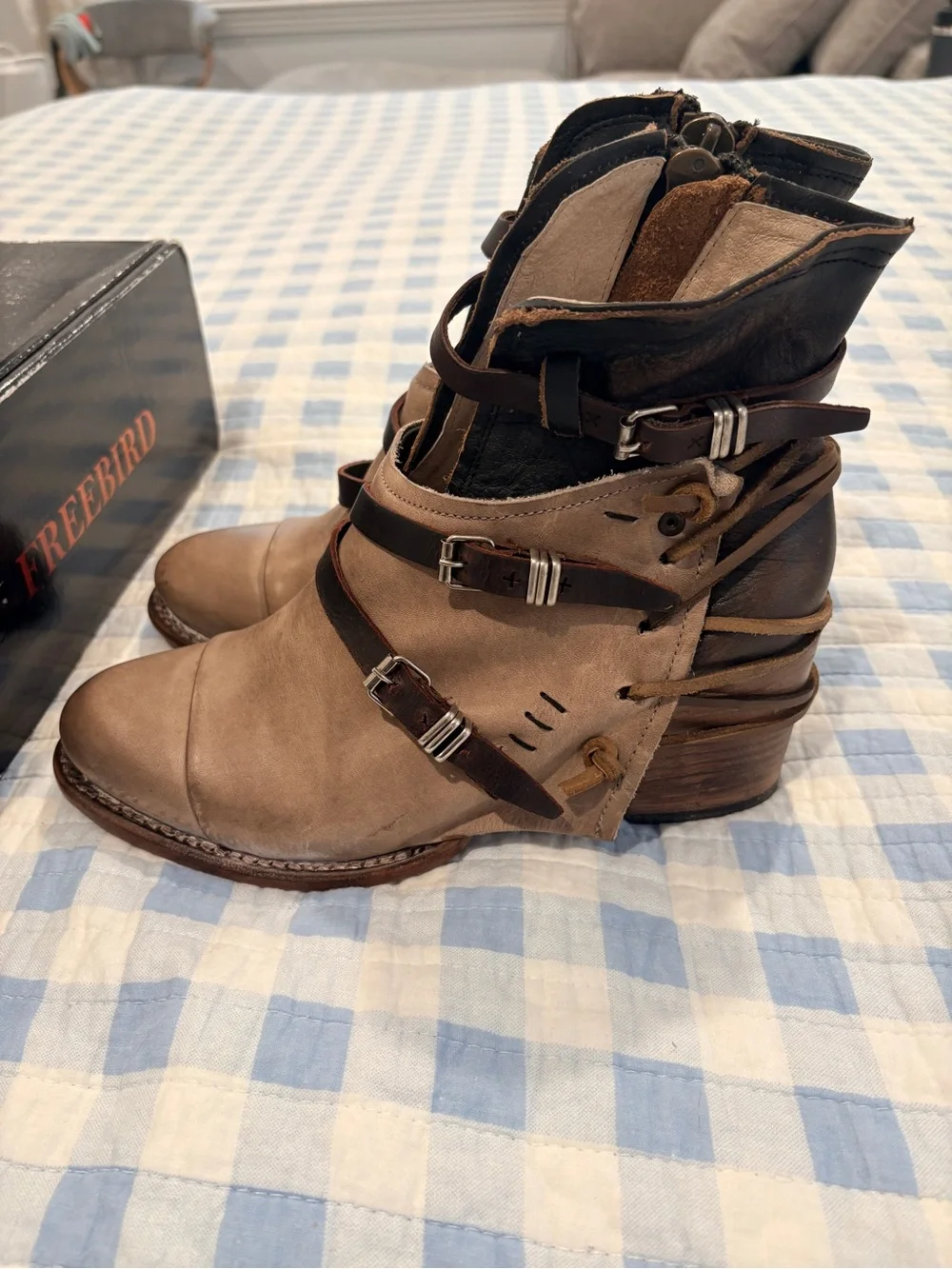 NWT $315 FREEBIRD Crue Grey Multi Buckle Ankle Boots Sz 10